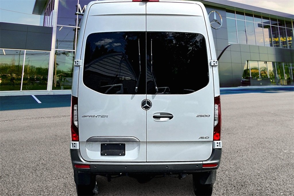 Benz Sprinter (Person 1-5)